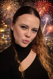 Love is urgent! Spread love! Happy 2026✨❤️🌻