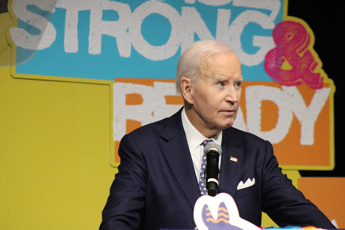 Biden visits Omaha with Kentucky governor as Nebraska Dems eye 2026 •  Nebraska Examiner