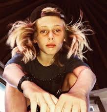 Hazel moder is the first daughter of julia roberts. Henry Moder Mother Father Siblings Themefam