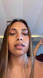 Carolina Collado's Instagram, Twitter & Facebook