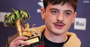 Olly contro la fanbase di Taylor Swift: ecco il post social e le reazioni