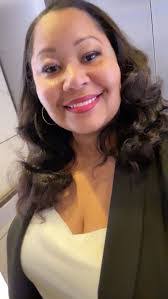 Dez Barnes's Instagram, Twitter & Facebook