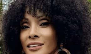 Babette Davis's Instagram, Twitter & Facebook