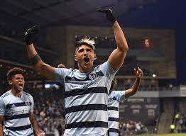 Alan pulido izaguirre (born 8 march 1991) is a mexican professional footballer who plays as a striker for major league soccer club sporting kansas city and the mexico national team. Alan Pulido Brace Leads Sporting Kc Over Vancouver