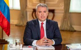 Los críticos del presidente iván duque dicen que algunas de sus reformas a la policía son duque, además, había sido en años anteriores un defensor acérrimo de los organismos adscritos a la oea. En Colombia Atacan Helicoptero Donde Viajaba Presidente Ivan Duque