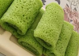 Salah satu ciri khas kue dadar gulung yaitu memiliki tekstur berlubang pada bagian kulit luarnya. Bagaimana Membuat Dadar Gulung Pandan Anti Gagal Best Recipes