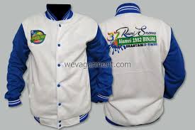 Membuat desain kaos reuni online hanya bisa dibuat di sintesa konveksi. Hasil Produksi Dan Desain Jaket Alumni Smansa Konveksi Surabaya