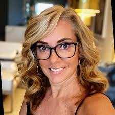 Lori Mercier's Instagram, Twitter & Facebook