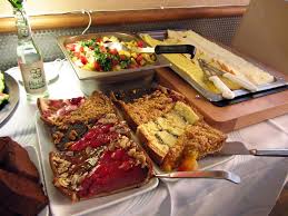 Die angebotenen snacks und kuchen werden alle aus rein pflanzlichen zutaten erstellt. Cafe Ignaz Kuchen Zum Fruhstuck