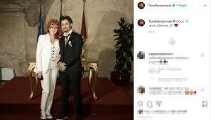 Fiorella e il suo compagno carlo sono ritratti in una situazione comune a molte coppie, fanno spese. P7jmxedviawufm