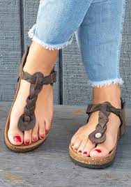 Wo auch immer sie sind suche zum flip flops mit riemchen, sie sind an der richtigen stelle. Kaffee Runde Zehe Niet Schnalle Riemchen Zehentrenner Mode Hippie Flip Flops Sommer Damen Schuhe Sale