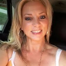 Deanna Hancock's Instagram, Twitter & Facebook