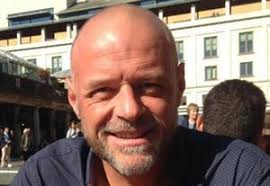 Horticulture journalist Valerie Elliott dies aged 67