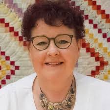 Holly Easter's Instagram, Twitter & Facebook