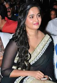 Telugu actress samantha hot thigh show pics latest bold legs photos in very short dress. Anushka Loves Saree 100 Hot Looking Photos Of Anushka Shetty In Saree