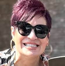 Kim Hansard's Instagram, Twitter & Facebook