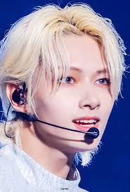 中古コレクションカード(男性) SEVENTEEN/JUN(ジュン)/バストアップ・衣装青・白・顔左傾け・裏面白/CD「3RD Al （JUN」のアイデア  13 件