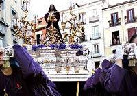 Es un momento en el que las procesiones, cargadas. Semana Santa Ostern In Spanien