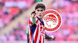 Chivas recibe segunda oferta por 'Hormiga' González del Olympiacos