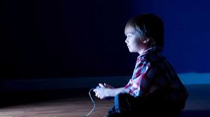 Cuanto tiempo debe pasar un niño jugando videojuegos. Morir Jugando Videojuegos Que Tanto Riesgo Puede Correr Un Nino Gamers And Geek Canal 5