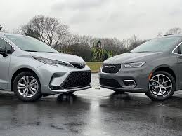 The cheaper voyager will also receive updates. 2021 Chrysler Pacifica Vs 2021 Toyota Sienna Compare Minivans