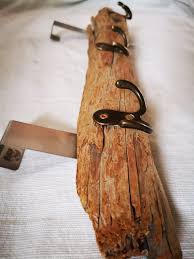 Garderobe Fur Die Ture Ohne Bohren Wunderschone Turgarderobe Aus Treibholz Diese Garderobe Muss Nicht An Die Wand Gebohrt Wer Beautiful Doors Driftwood Drill