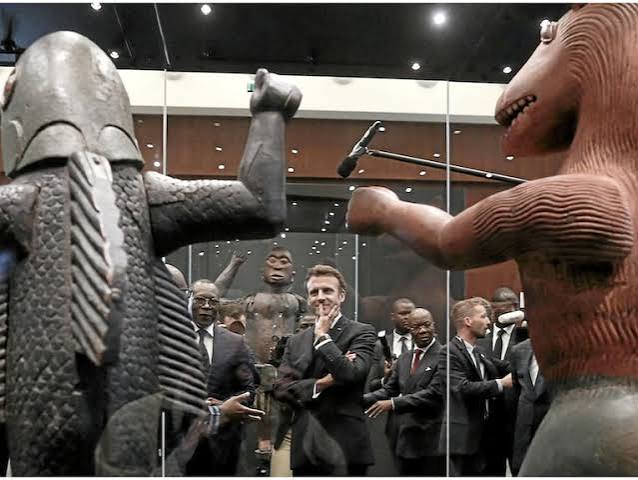 Restitution des biens culturels pillés pendant la colonisation : la France  avance (enfin) vers une loi-cadre
