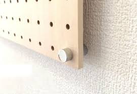 シェルフブラケット 100タイプ 棚受け金具 価格表 シェルフブラケットは有孔ボードペグボードに棚板が自在に固定が可能な有孔ボードペグボード専用の取付金物になります シェルフブラケット専用棚板と合わせてのご購入をお勧めいたします 名 称 品 番 サイズ 価格