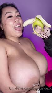 Bambinoexx Jugando Con Una Banana | PimpBunny