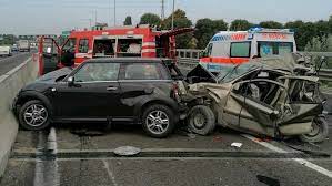 Gasolio sulla carreggiata, tratto chiuso per ore. Incidente In Tangenziale A Bologna Tra Camion E Auto Morto Vigile Del Fuoco La Vittima E Luca Fini 56 Anni
