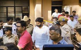 The compound wall of the house stands at a height of 10 ft and resembles a fort. Kampli Mla Remanded In Judicial Custody The Hindu
