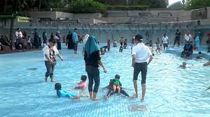 Taman ini dibahagikan kepada empat zon yang menampilkan tarikan yang berbeza. Kolam Air Klcc Malaysia Youtube