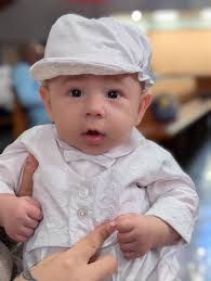 Let's start a baby thread , drop all your cute lil babies 🩷💙.