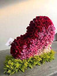 Corazón de rosas ???????? ????El precio puede variar según la temporada ????Los  tonos de las flores pueden ser distintos dependiendo la época del año ????El  precio de la entrega a domicilio depende