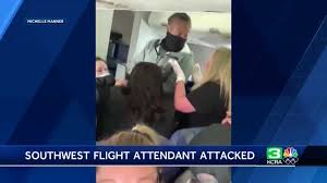 Vyvianna quinonez, 28, has been identified by law enforcement as the woman accused of witness video shows a woman said to be quinonez punching a flight attendant in the side of her face, leaving. Agxpcrdni5ruxm