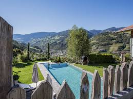Der Gufidaunerhof In Gufidaun Bei Klausen Im Eisacktal Das Tor Zu Den Dolomiten Sudtirol Sudtirol Urlaub Ferienwohnung Sudtirol Urlaub Meran