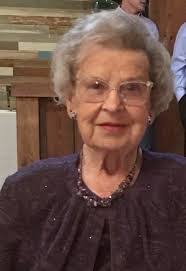 Nina Nell's Instagram, Twitter & Facebook