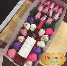 Pin By Ana Gutierrez On Tortas In 2020 Chocolate Covered Strawberries Stella Rosa Boyfriend Gifts