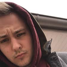 Patrick Bieniek (@BieniekPatrick)