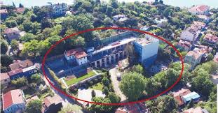 Tarihi dokusu korunmuş, bahçeli, ihtişamlı köşkler ve restore edilmiş evler için tıklayın! Sarraf In Bastan Yarattigi Kosk