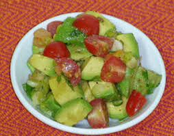 Insalata di pasta tonno e avocado, insalata tiepida di quinoa, salmone e avocado su ananas caramellato, insalata israeliana. Ricetta Insalata Mista Con Avocado