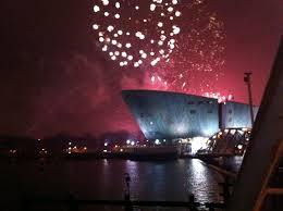 Fireworks Over The Nemo Museum Happy New Year Amsterdam Awesomeamsterdam Com Amsterdam New Years Eve Amsterdam New Year New Years Eve Fireworks