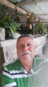 Comunicadores sociales de la ciudad de Siguatepeque usando la nueva  aplicación así lucirían ellos en el 2050..