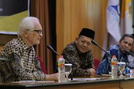 Workforce transitions in a time industri 4.0 di indonesia akan menarik investasi luar negeri maupun domestik di indonesia, karena industri di indonesia lebih produktif dan sanggup bersaing. Lustrum 14 Ugm Upaya Menangkal Radikalisme Masuk Kampus Halaman All Kompas Com
