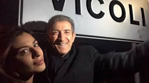 Oct 04, 2020 · chi è nome: Ezio Greggio Su Romina Pierdomenico Siamo Praticamente Coetanei