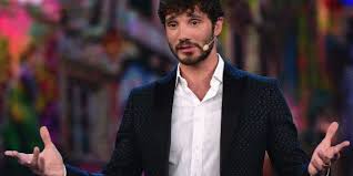 Così stefano lascia la sua attuale ragazza, la ballerina allieva dell'ultima edizione del talent show di canale 5 giulia pauselli. Stefano De Martino Ed Emma Amanti Sorge Svela La Verita