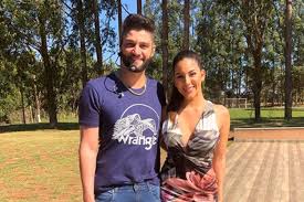 O ator raul gazolla faz uma revelação bombástica quase 30 anos depois da morte da esposa dele, a atriz daniella perez, que foi assassinada pelo ator guilherme de pádua e a mulher dele paula thomaz. Ex Esposa De Sertanejo Munhoz Rhayssa Fez Um Post Para Falar Da Separacao