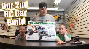 This kit may be a bit advanced for beginners or little children, and the kit doesn't include everything. Fun Rc Car Kit Anyone Can Build Tamiya S The Grasshopper Ii Rc Driver Youtube