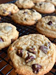 Easy Bisquick Chocolate Chip Cookies 6 Ingredients In 2020 Bisquick Chocolate Chip Cookies Chocolate Chip Cookies Chocolate Chip