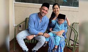 Noor nabila dan sharnaaz berkahwin pada 31 mac 2017 dan telah dikurniakan seorang cahaya mata lelaki yang diberi nama, jebat jayden. Noor Nabila Enggan Ulangi Kesilapan